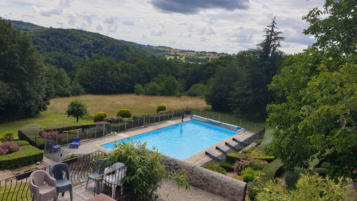 Le Gîte du Domaine du Crescent -Vue plongante sur la terrasse